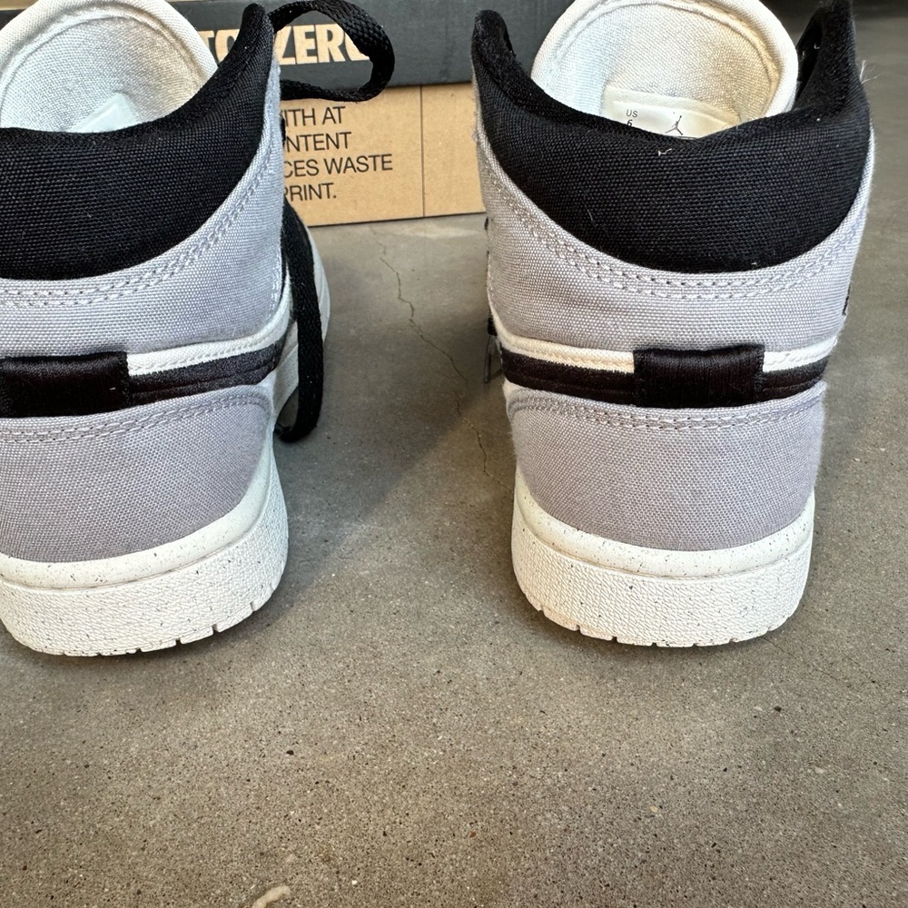 Nike Air Jordan women 1 Mid SE SIZE 6 pre owned white box - Picture 7 of 16